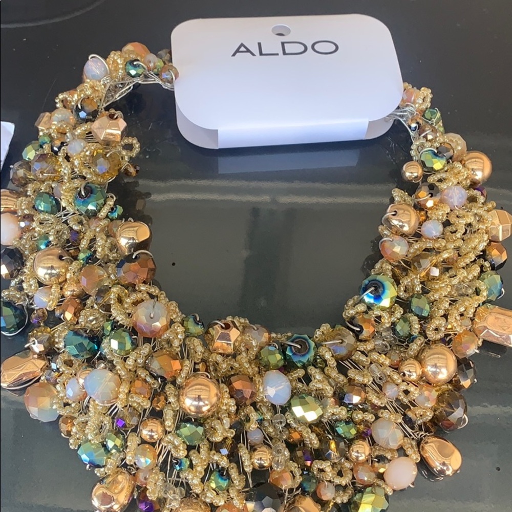 Gemmed choker necklace